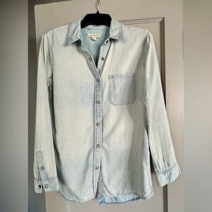 Treasure & Bond Denim Light Wash Casual Button Down Shirt